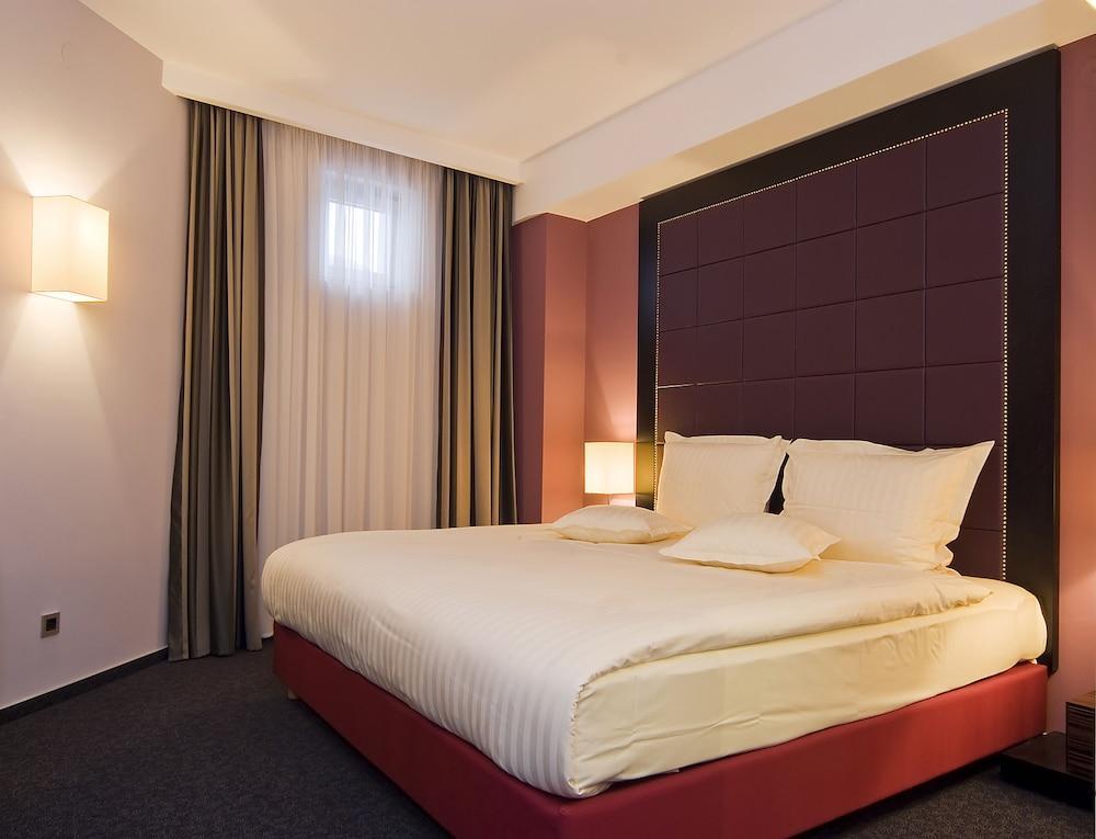 Nobel Design Hotel Belgrade Exterior photo
